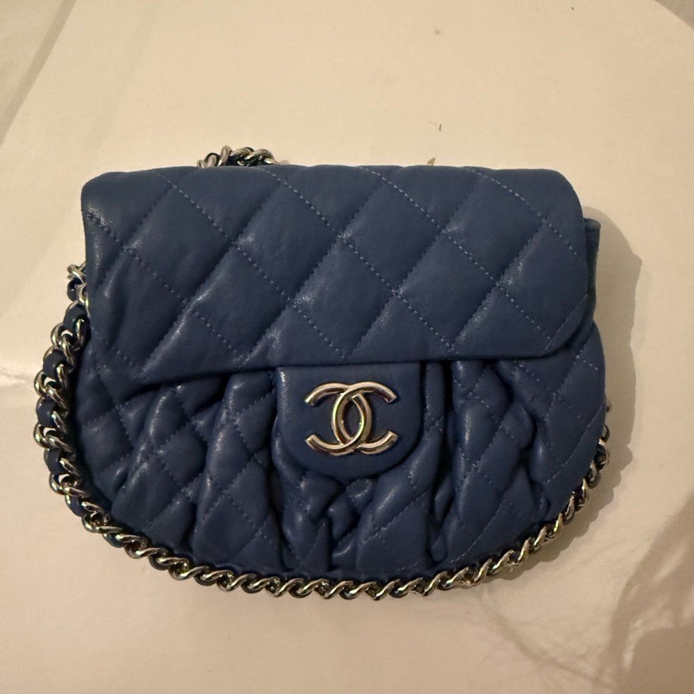 CHANEL Blue Quilted Lambskin Crossbody Bag with Silver-Tone Chain - Picture 6 of 6